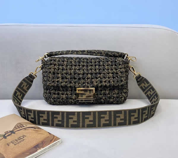 Fake Fashion Cheap Fendi New Classic Hand-Woven Shoulder Bag 8267M