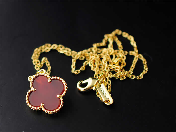 High Quality Jewelry Gifts Fake Van Cleef & Arpels Necklaces 34