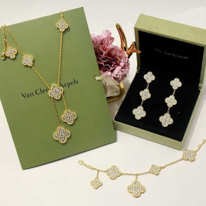 High Quality Jewelry Gifts Fake Van Cleef & Arpels Necklaces 80