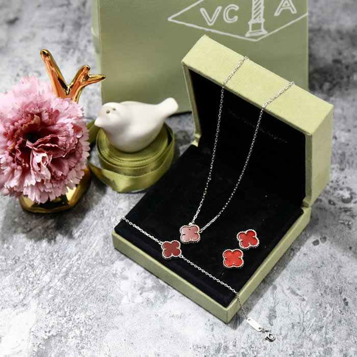 High Quality Jewelry Gifts Fake Van Cleef & Arpels Necklaces 83