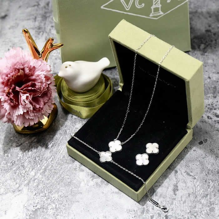 High Quality Jewelry Gifts Fake Van Cleef & Arpels Necklaces 85