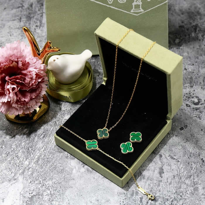 High Quality Jewelry Gifts Fake Van Cleef & Arpels Necklaces 87