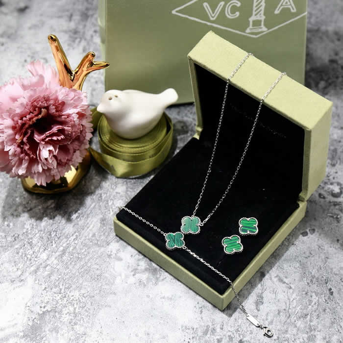 High Quality Jewelry Gifts Fake Van Cleef & Arpels Necklaces 88