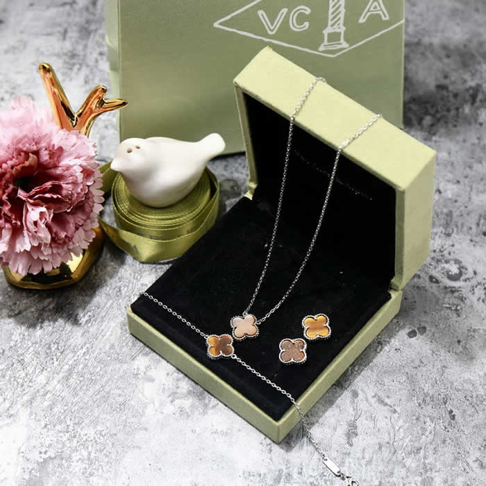 High Quality Jewelry Gifts Fake Van Cleef & Arpels Necklaces 92