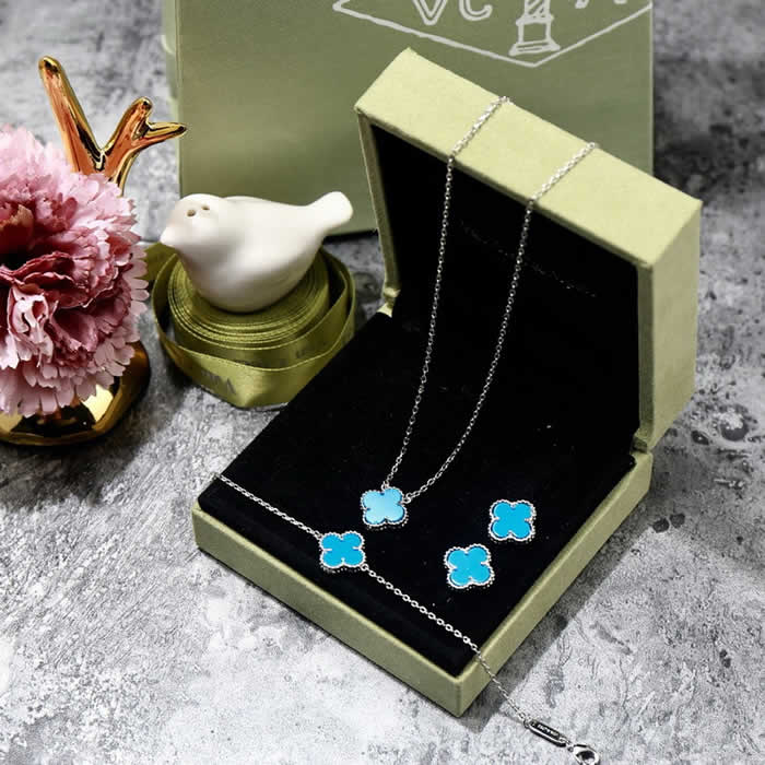 High Quality Jewelry Gifts Fake Van Cleef & Arpels Necklaces 94