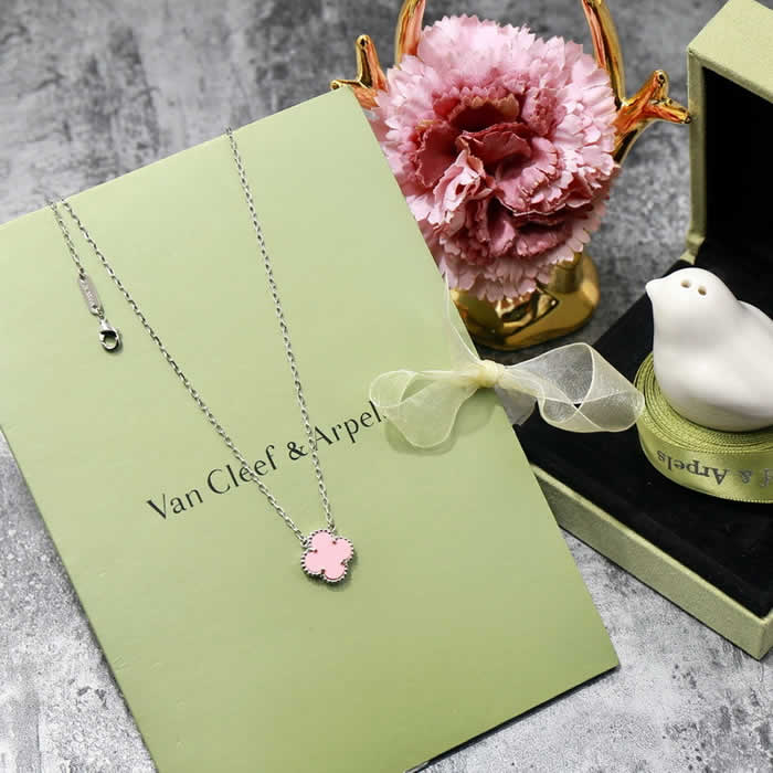 High Quality Jewelry Gifts Fake Van Cleef & Arpels Necklaces 47