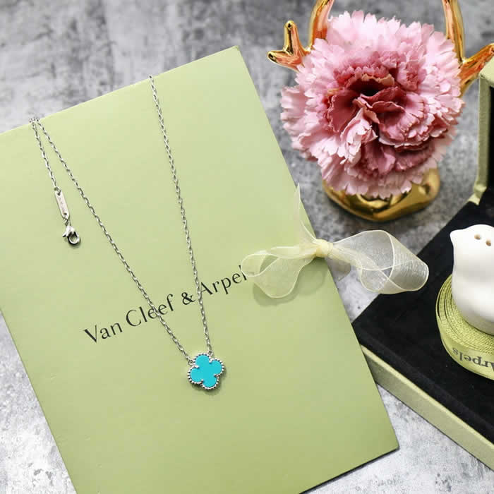 High Quality Jewelry Gifts Fake Van Cleef & Arpels Necklaces 49