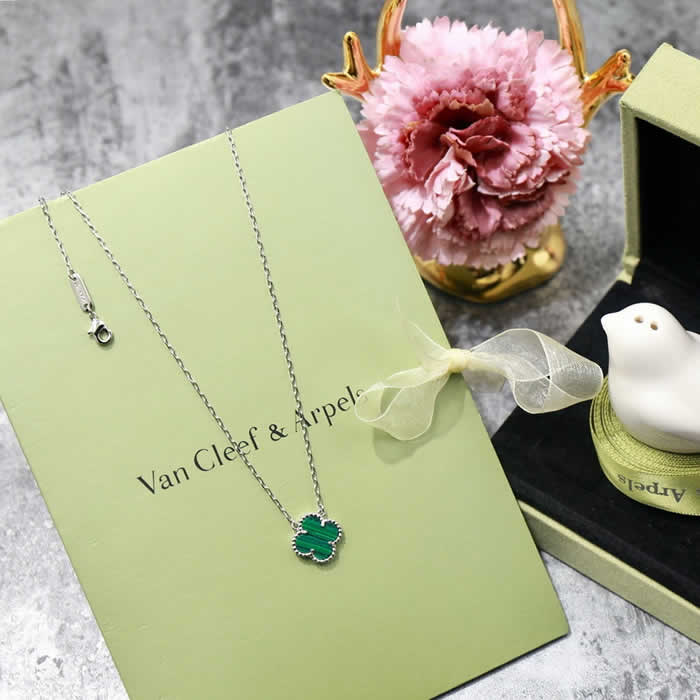 High Quality Jewelry Gifts Fake Van Cleef & Arpels Necklaces 50