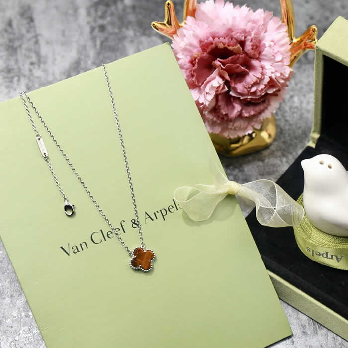 High Quality Jewelry Gifts Fake Van Cleef & Arpels Necklaces 51