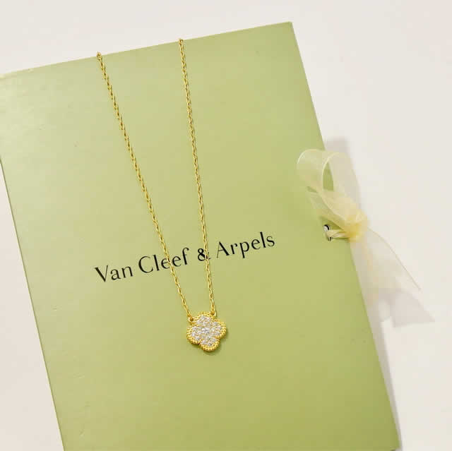 High Quality Jewelry Gifts Fake Van Cleef & Arpels Necklaces 71