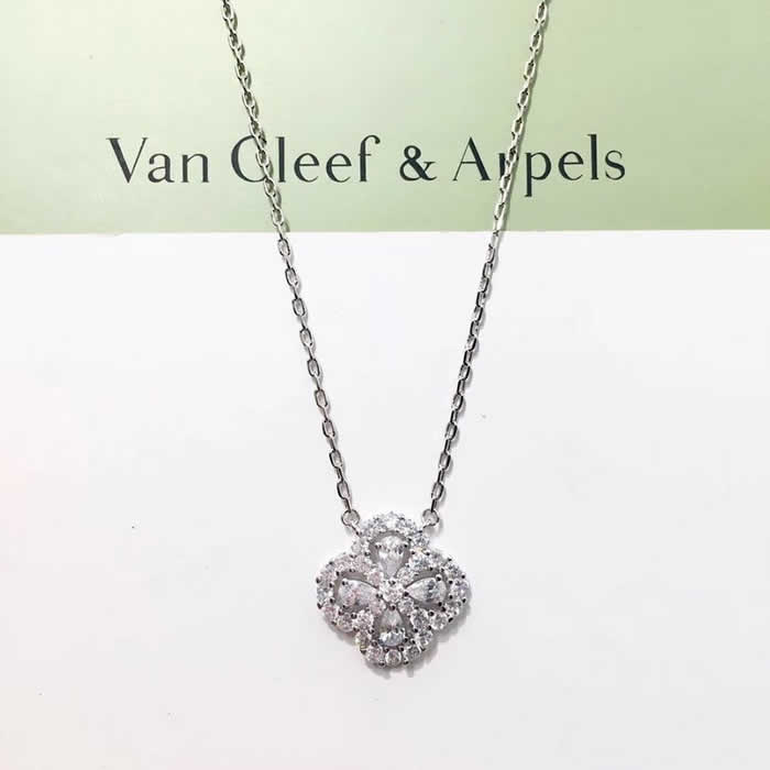 High Quality Jewelry Gifts Fake Van Cleef & Arpels Necklaces 74