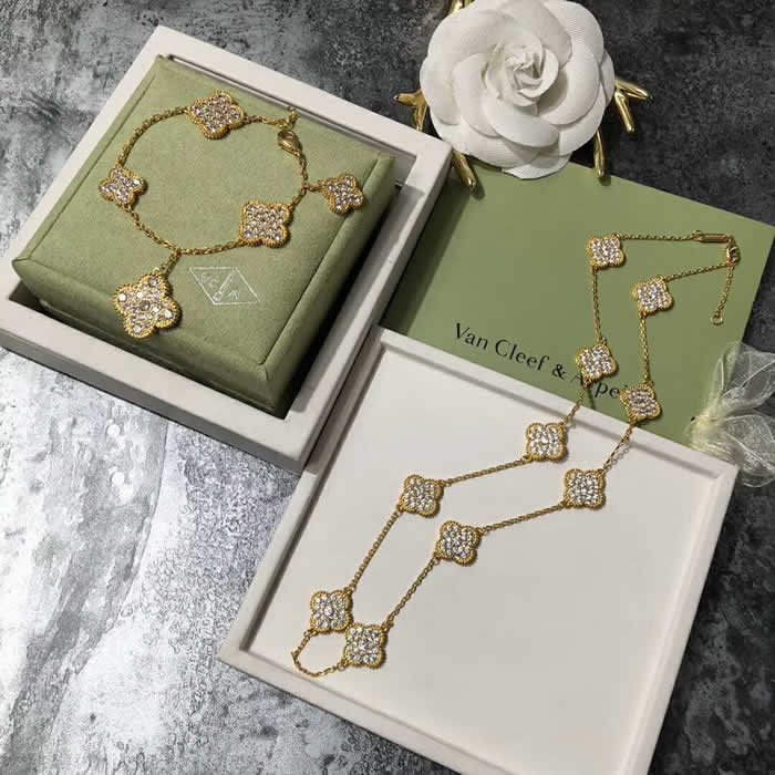 High Quality Jewelry Gifts Fake Van Cleef & Arpels Necklaces 77